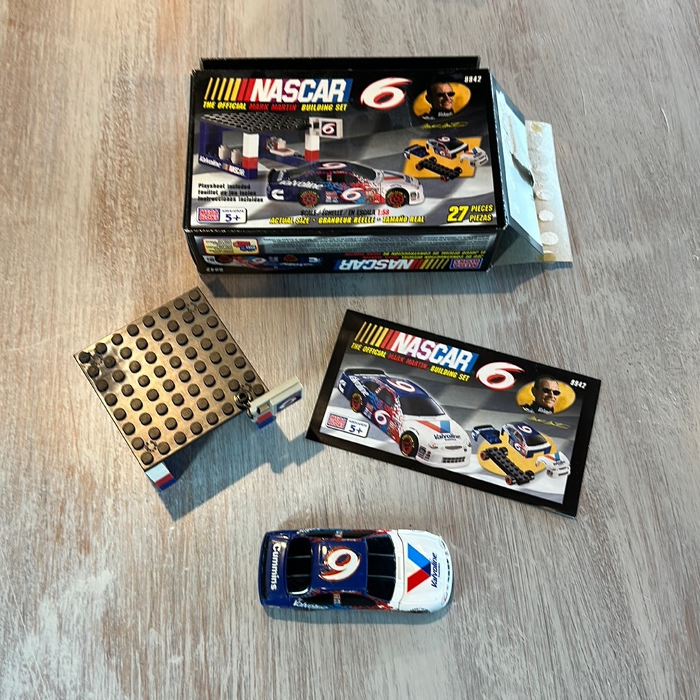 NASCAR Mega Bloks Mark Martin” Building Set